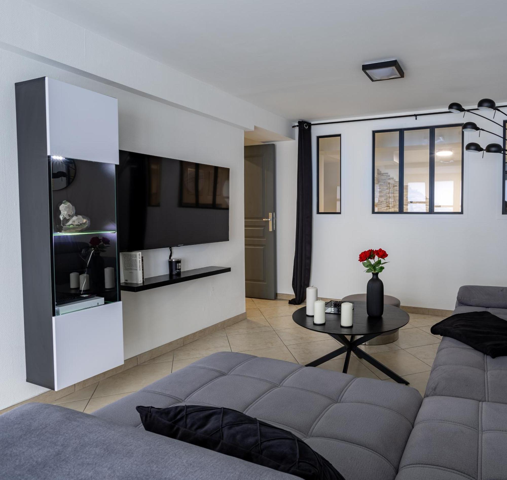 Avec Jacuzzi Proche Paris & Disneyland Appartement